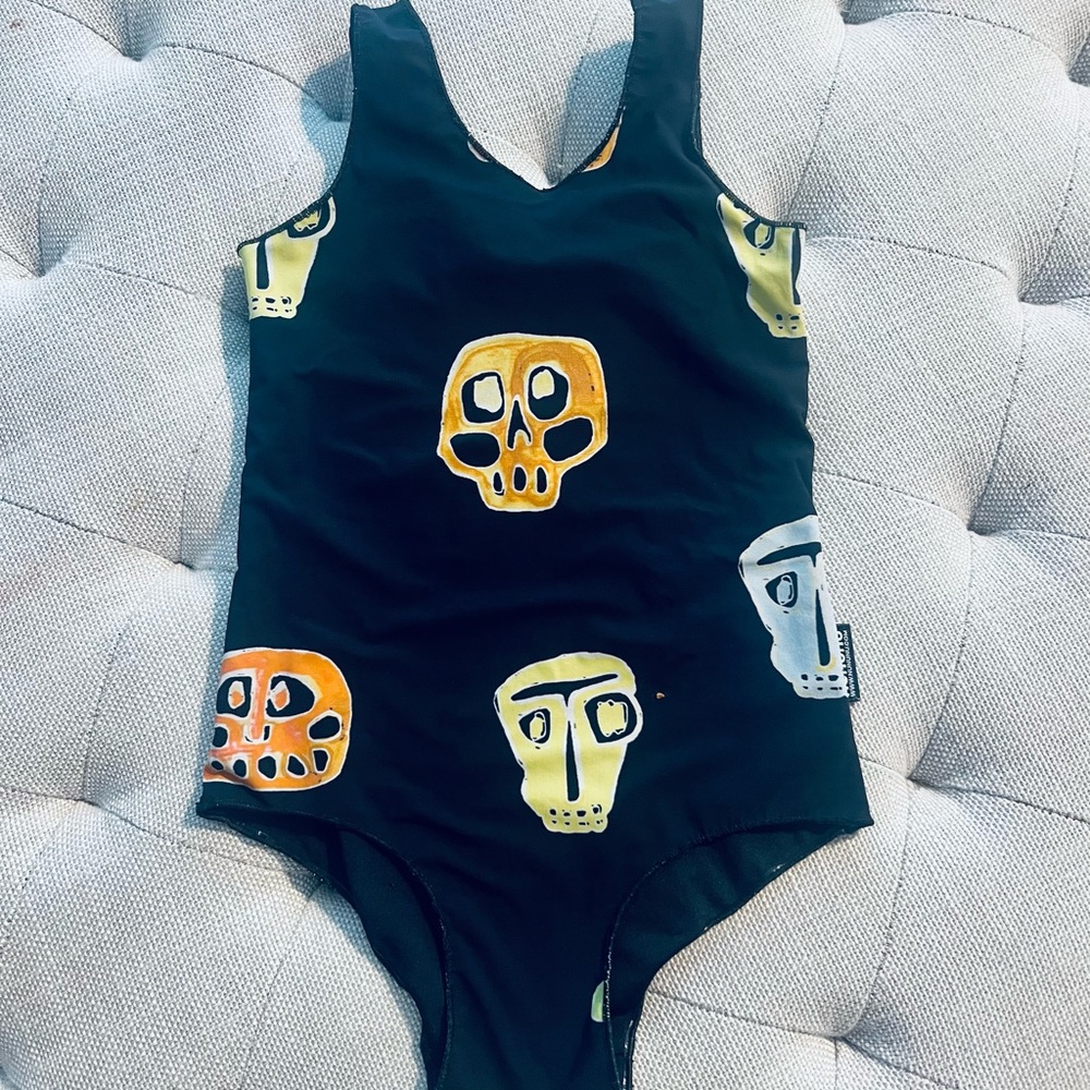 🎉HP🎉Nununu 4-5 bathing suit and swim skirt